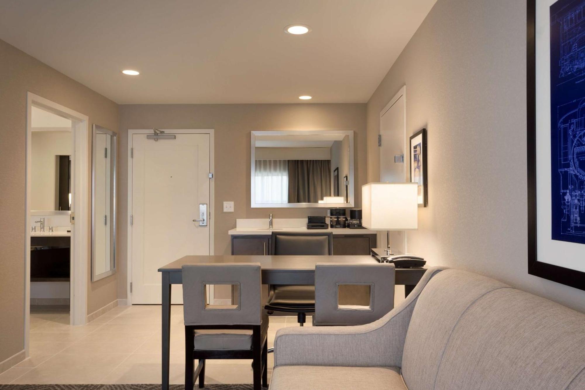 Embassy Suites By Hilton Kansas City Olathe Eksteriør bilde